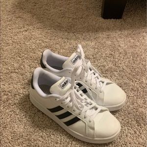 Adidas Grand Court size 7